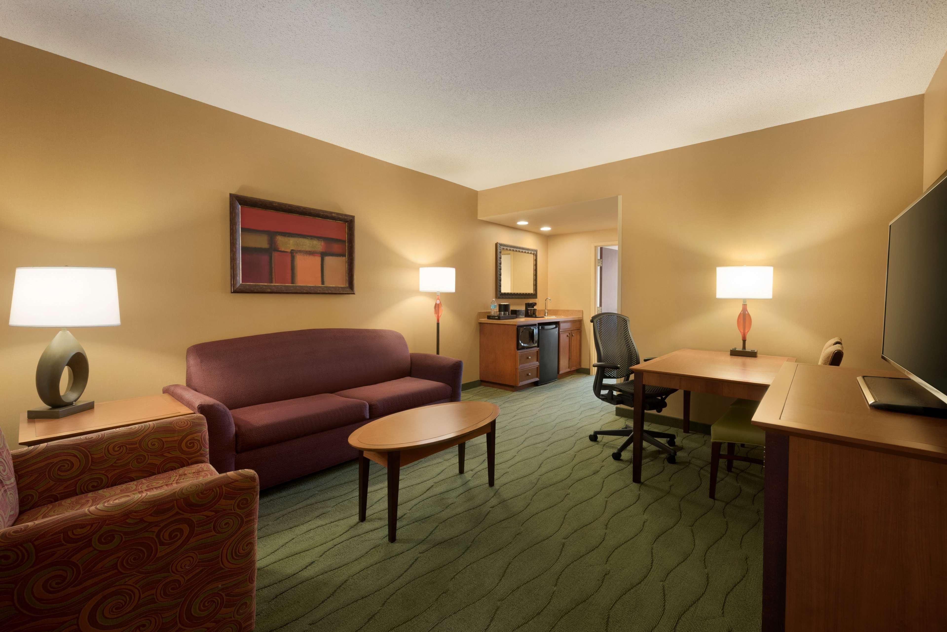 Embassy Suites East Peoria Hotel And Riverfront Conference Center Екстериор снимка