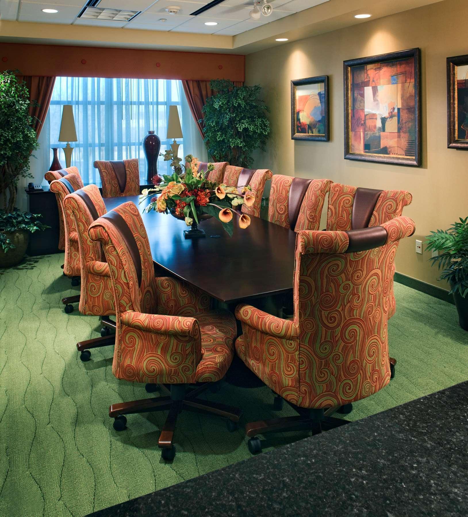 Embassy Suites East Peoria Hotel And Riverfront Conference Center Съоръжения снимка
