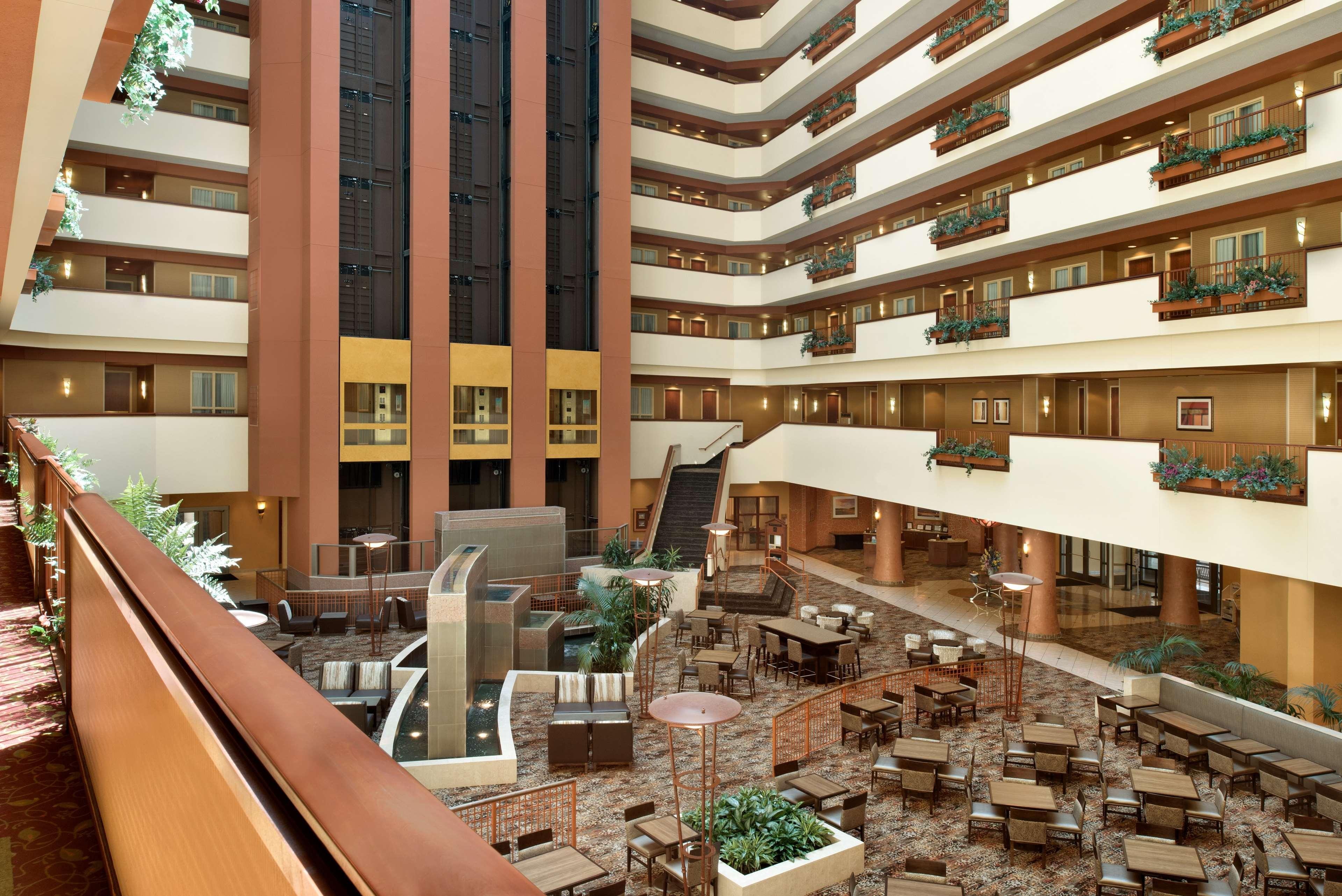 Embassy Suites East Peoria Hotel And Riverfront Conference Center Екстериор снимка