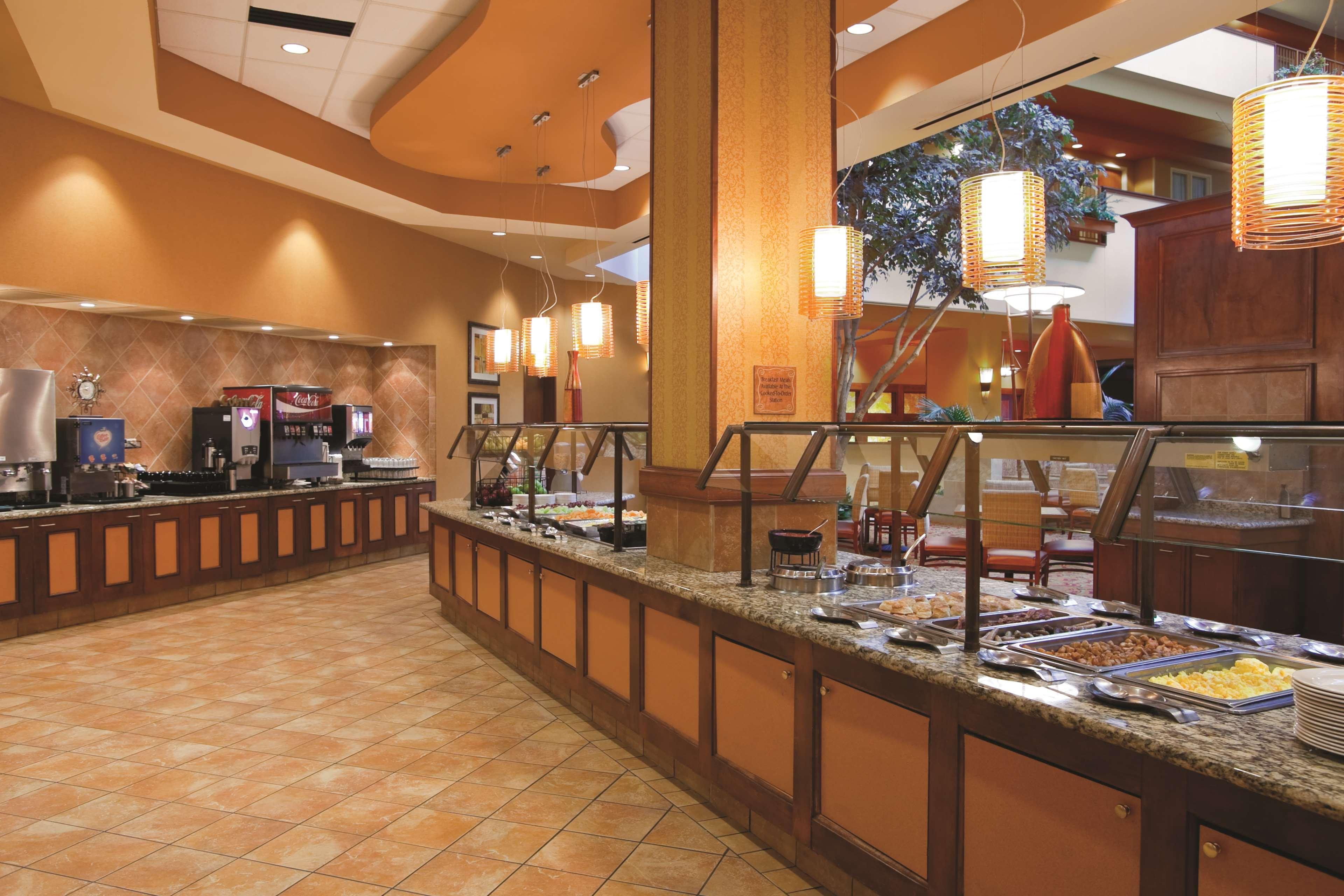 Embassy Suites East Peoria Hotel And Riverfront Conference Center Екстериор снимка