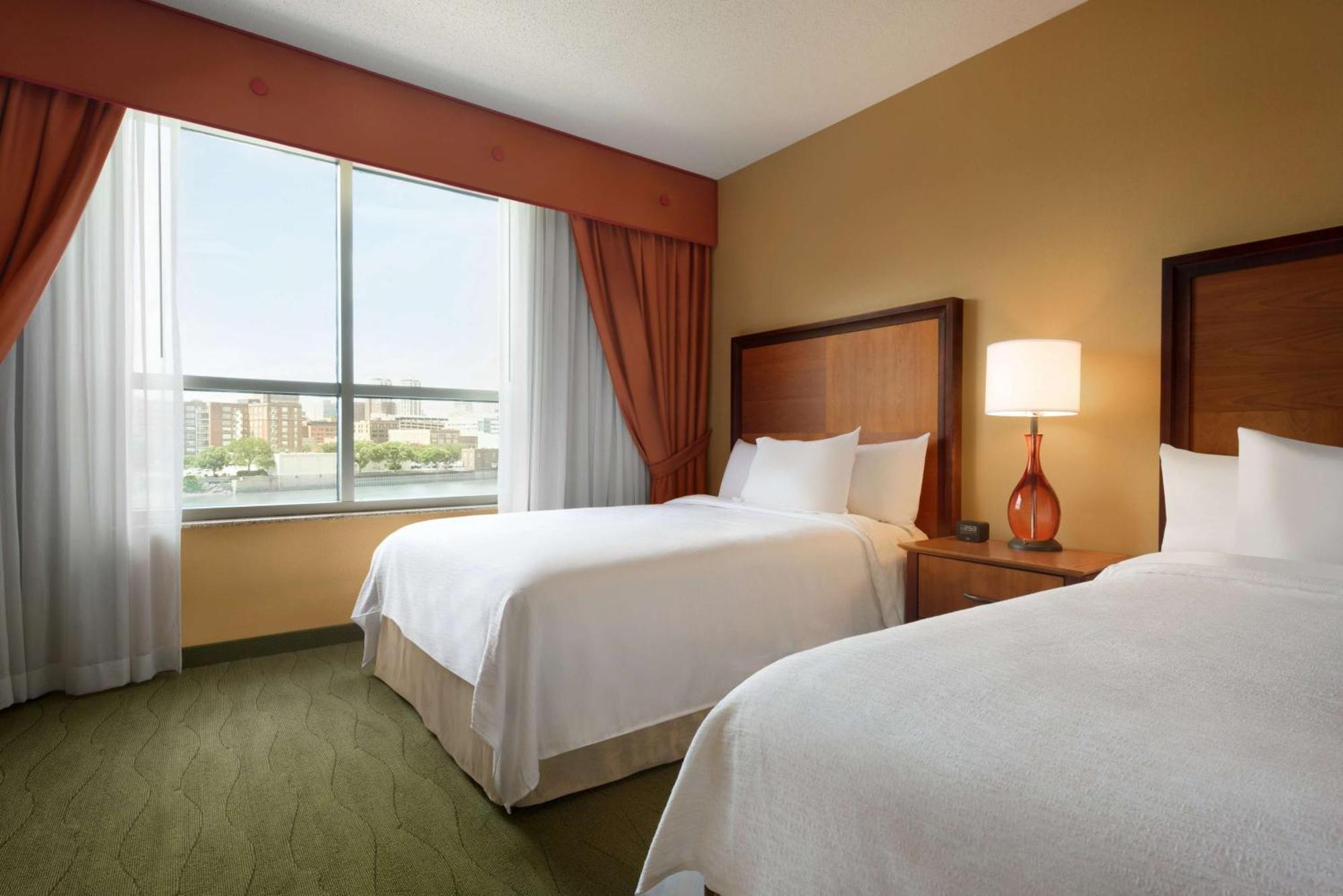 Embassy Suites East Peoria Hotel And Riverfront Conference Center Екстериор снимка