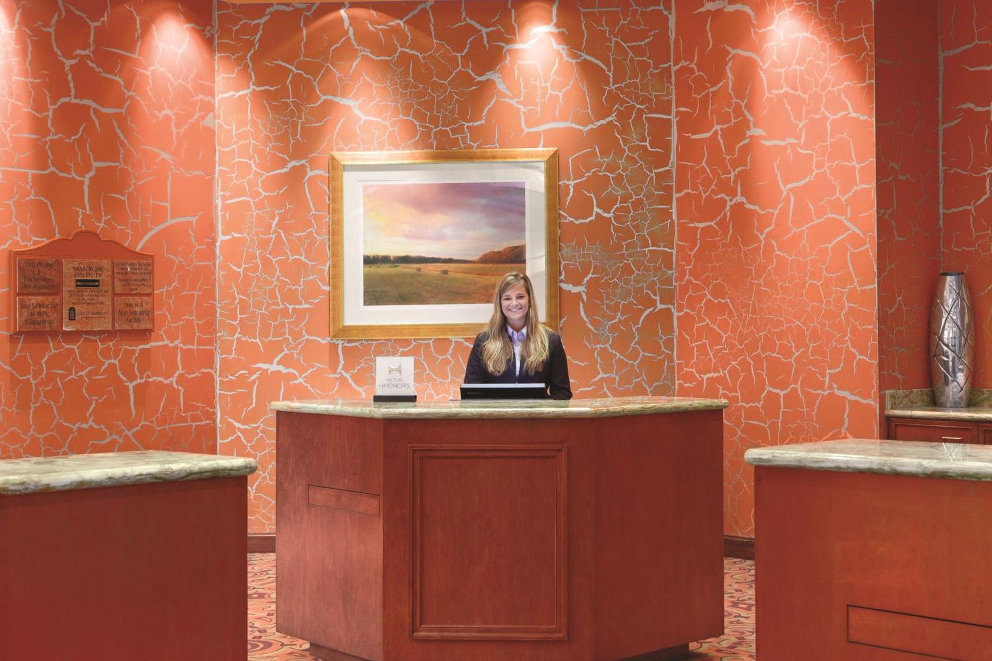 Embassy Suites East Peoria Hotel And Riverfront Conference Center Екстериор снимка